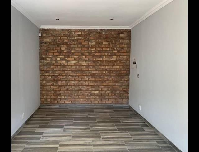 90M² BUSINESS CENTRE TO LET IN SAXONWOLD